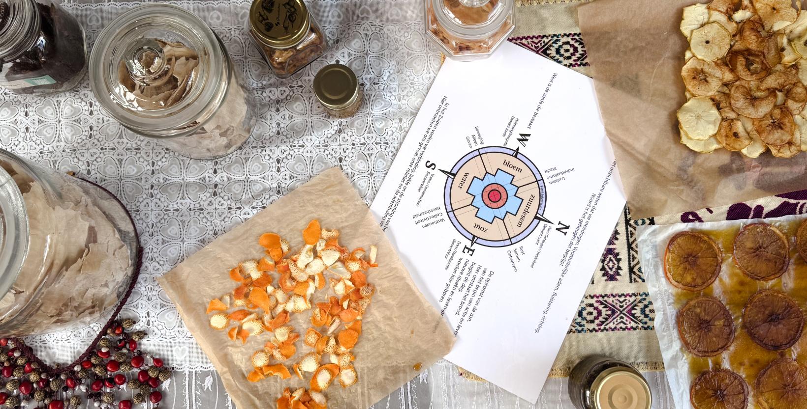 tafel vol met planken met broden